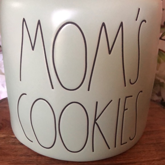 Rae Dunn Mint Green MOM'S COOKIES Canister - Picture 2 of 5